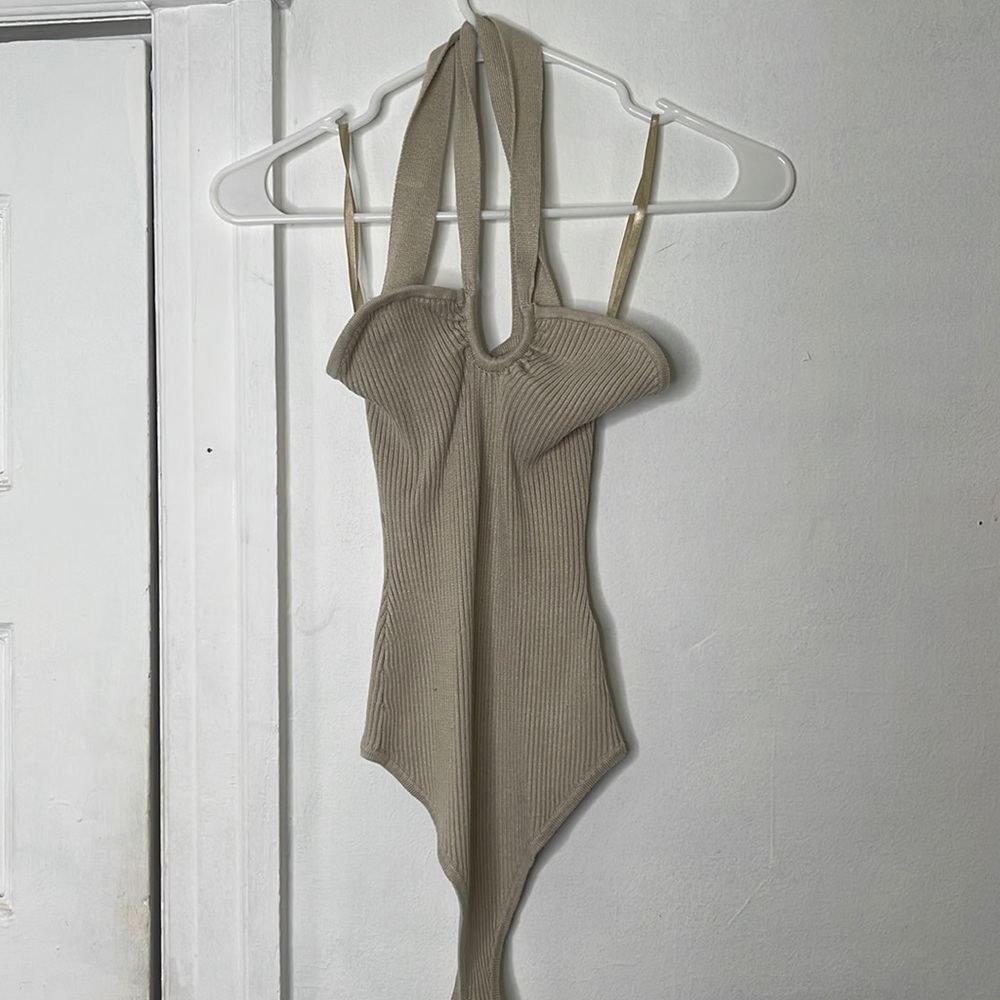 Abercrombie & Fitch Cross Strap Ribbed Cream Bodysuit​
